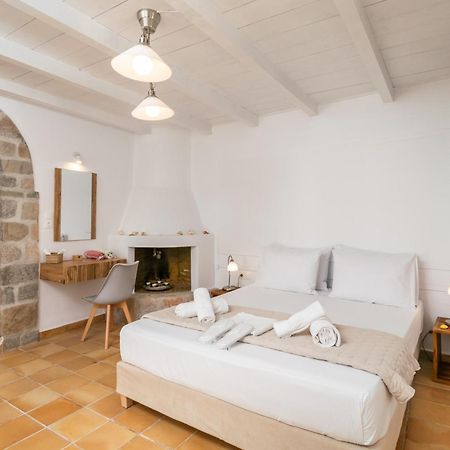 Lina And Babis' Home Adamantas  Exterior photo