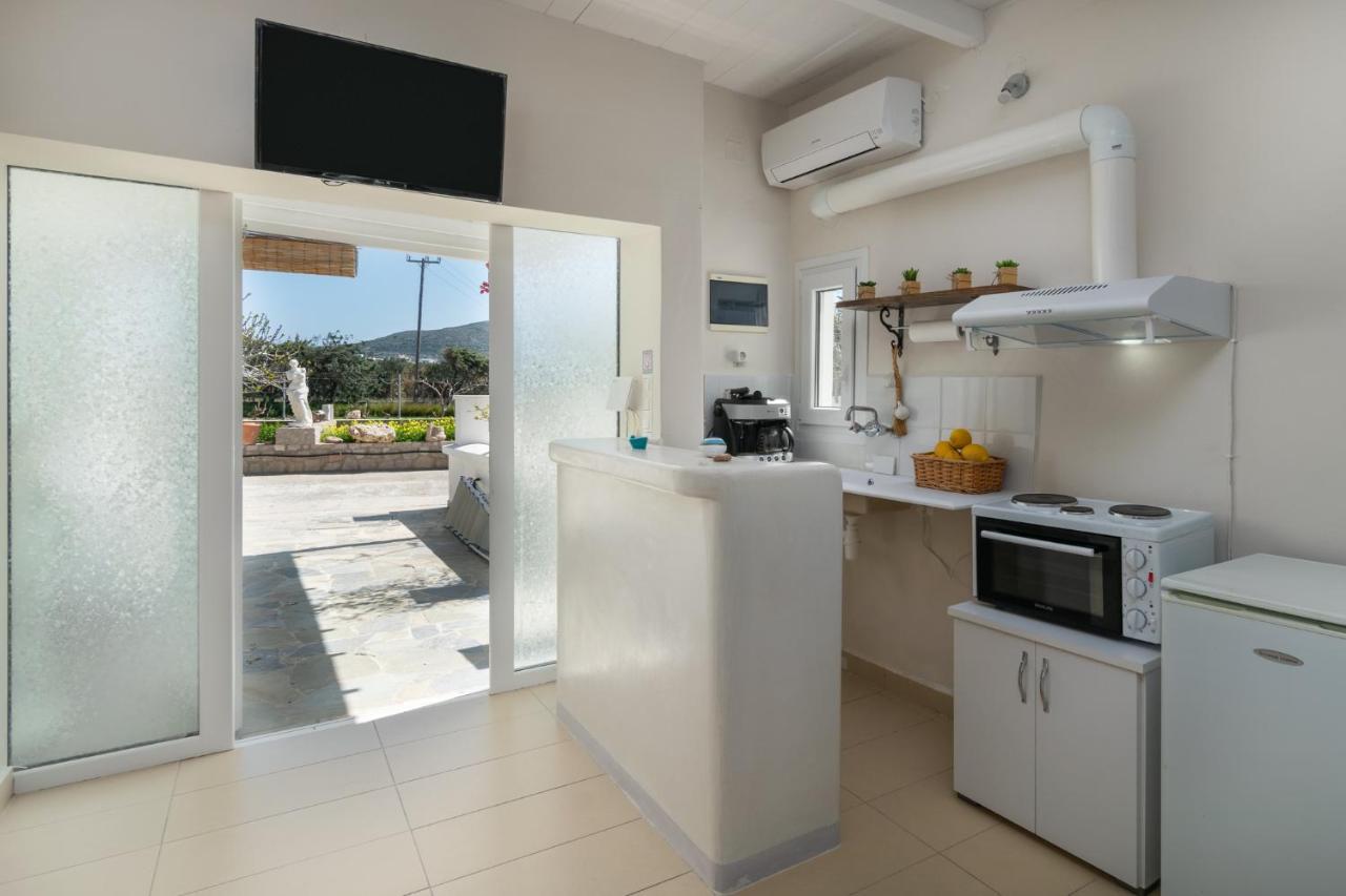 Lina And Babis' Home Adamantas  Exterior photo