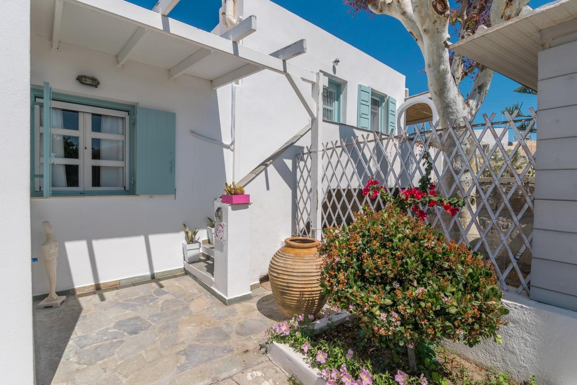 Lina And Babis' Home Adamantas  Exterior photo