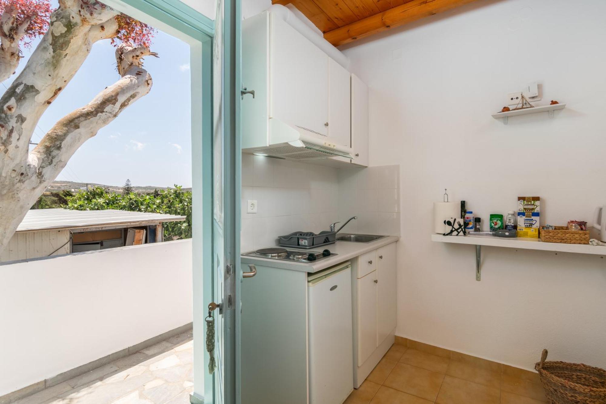 Lina And Babis' Home Adamantas  Exterior photo