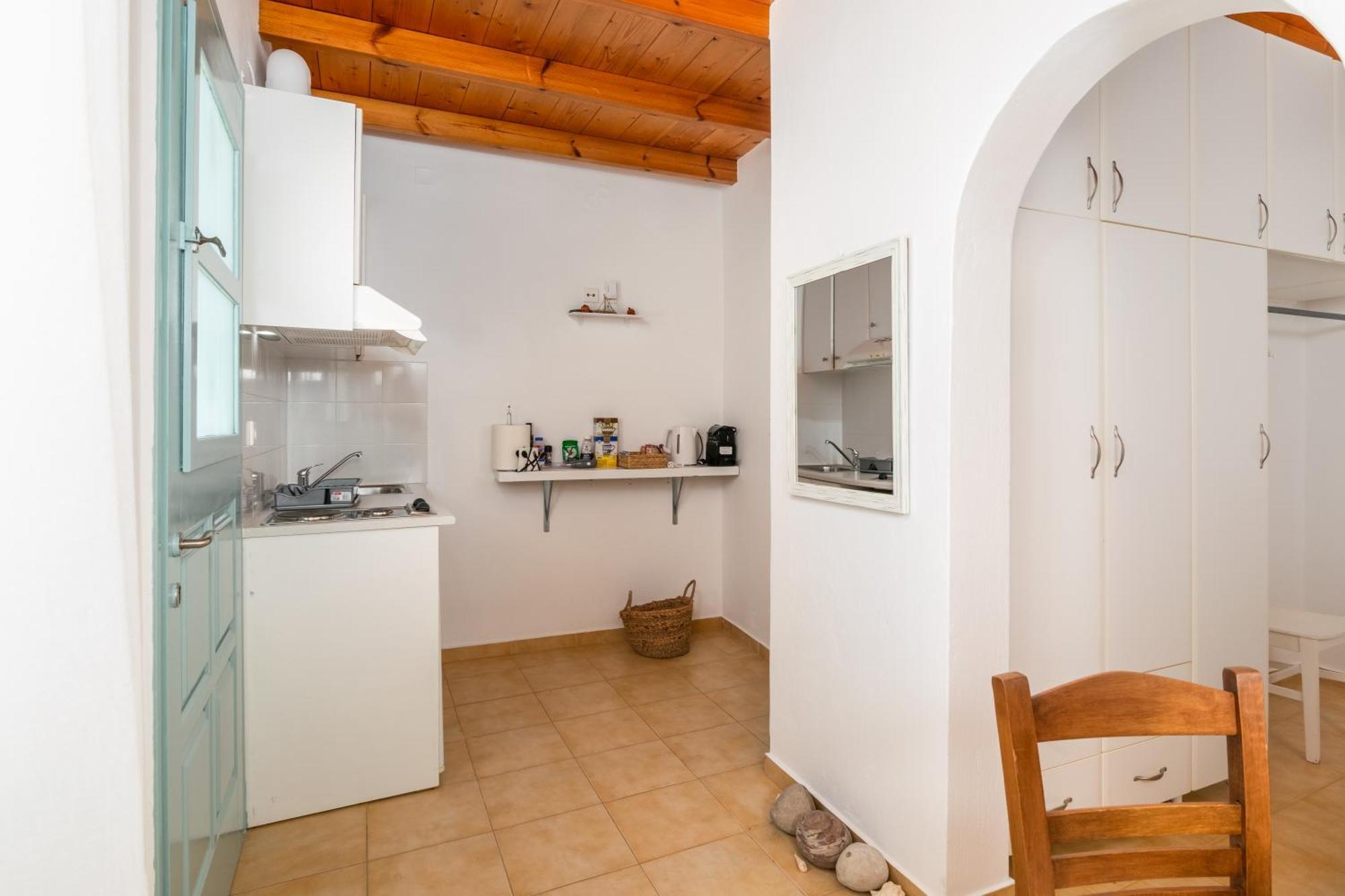 Lina And Babis' Home Adamantas  Exterior photo