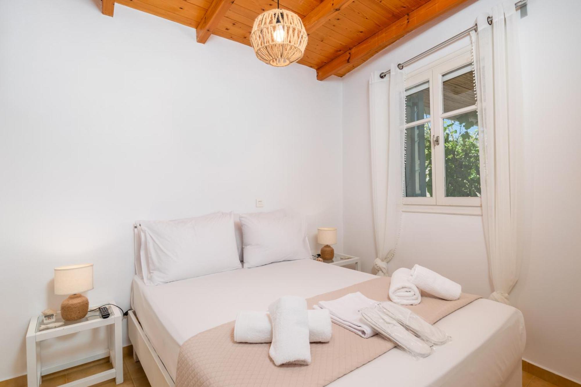 Lina And Babis' Home Adamantas  Exterior photo